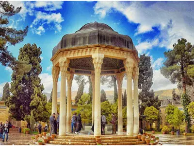 چگونه یک سفر راحت به شهر شیراز داشته باشیم؟