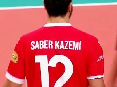 ادای احترام مرتضی شریفی به صابر کاظمی در لیگ والیبال ترکیه