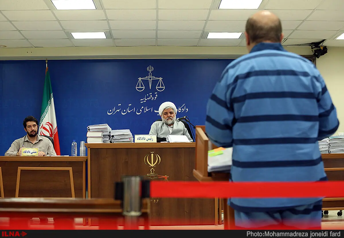 متهم ردیف دوم فساد نفتی: با اجازه مقامات تابعیت خارجی گرفتم؛ عافیت‌طلب‌ها خود را دم تیغ نگذاشتند/ قاضی مقیسه: هرگز بحث امان‌نامه‌ای مطرح نبوده؛ جای تاسف است برای فروش نفت به کسی که تابعیت انگلیسی دارد مراجعه شده