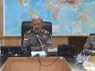 فرمانده کل ارتش در اتاق عملیات جنگ: آمریکایی‌ها پاسخ قاطعانه دریافت خواهند کرد + فیلم
