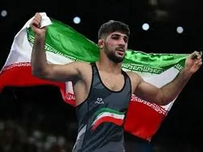 سعید اسماعیلی عنوان بهترین کشتی‌گیر ماه را کسب کرد