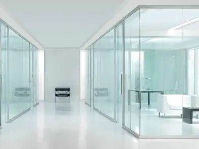 ساختمان های دارای شیشه سکوریت، شیشه لمینت و شیشه کنترل کننده انرژی چگونه می درخشند؟