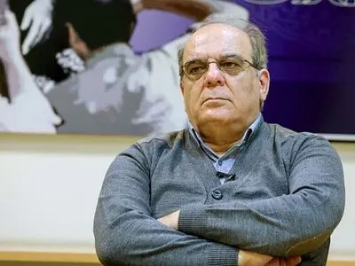 پیشنهاد عباس عبدی به چمران: در کنار آن عده از اعضای شورای شهر که خواستار برکناری زاکانی هستند قرار بگیرید