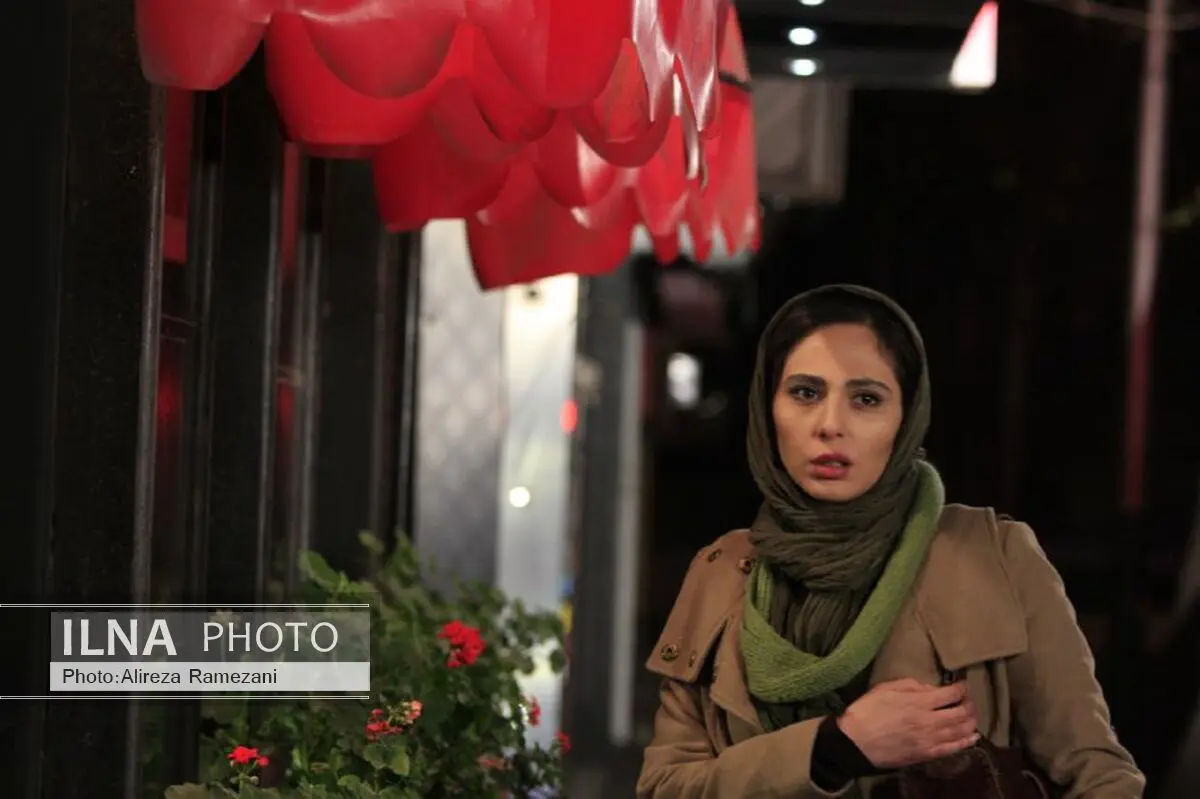 رعنا آزادی‌ور «داره صبح می‌شه» را با مردم می‌بیند