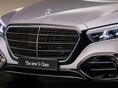 خورشید کوچک در دستان بنز | رازی که چراغ‌های خودرو را به یک سلاح نوری تبدیل کرده است!