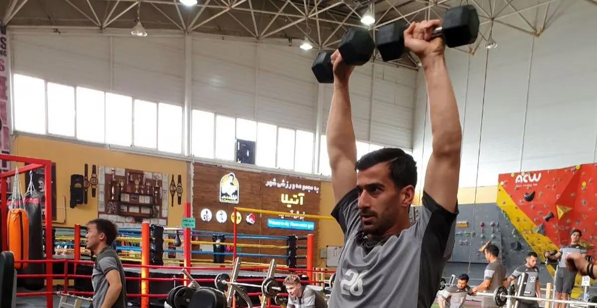 سرخپوشان در سالن وزنه زدند/ همه چیز حول دربی بزرگ