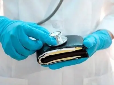 پروانه طبابت پزشکان زیرمیزی بگیر باید ابطال شود