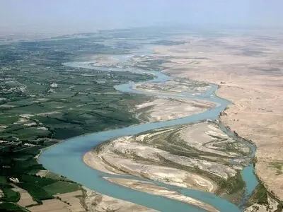 وزير الطاقة الإيراني: الرئيس بزشكيان يوعز بمتابعة حقوق ایران المائیة من أفغانستان