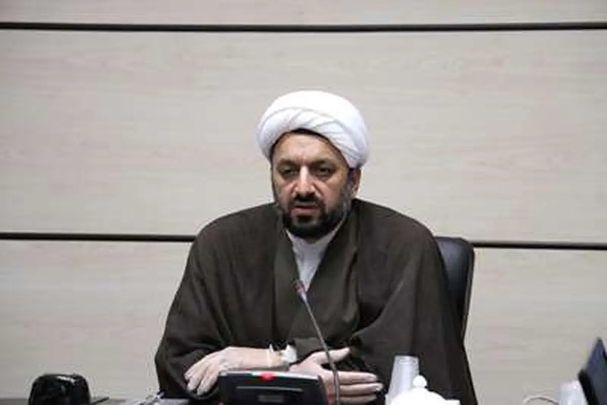 هیات علمی نباید دغدغه‌ای جز تعلیم و تربیت داشته باشد/ هیچ استادی را به خاطر انتقاد کردن اخراج نمی‌کنند/ در نشست‌های مقام معظم رهبری انتقادهای تندی از سوی دانشجویان و اساتید صورت می‌گیرد