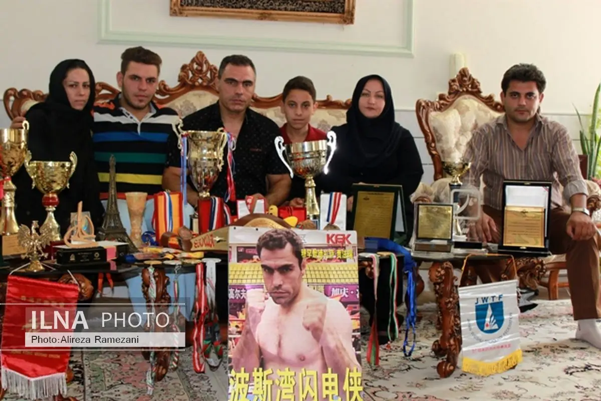 قهرمان ووشوجهان مدالهای خود را به موسسه خیریه راوند اهداء کرد