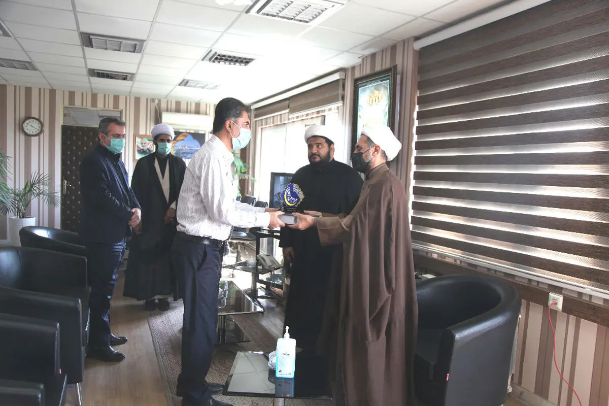 تجلیل از خدمات مدیرکل تعاون کار ورفاه اجتماعی البرز به جامعه هدف استان