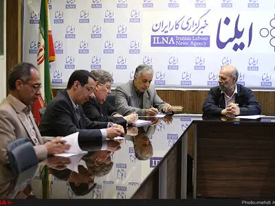 نفع کارگران در ایجاد و فعالیت نهادهای متحد و متنوع صنفی‌است