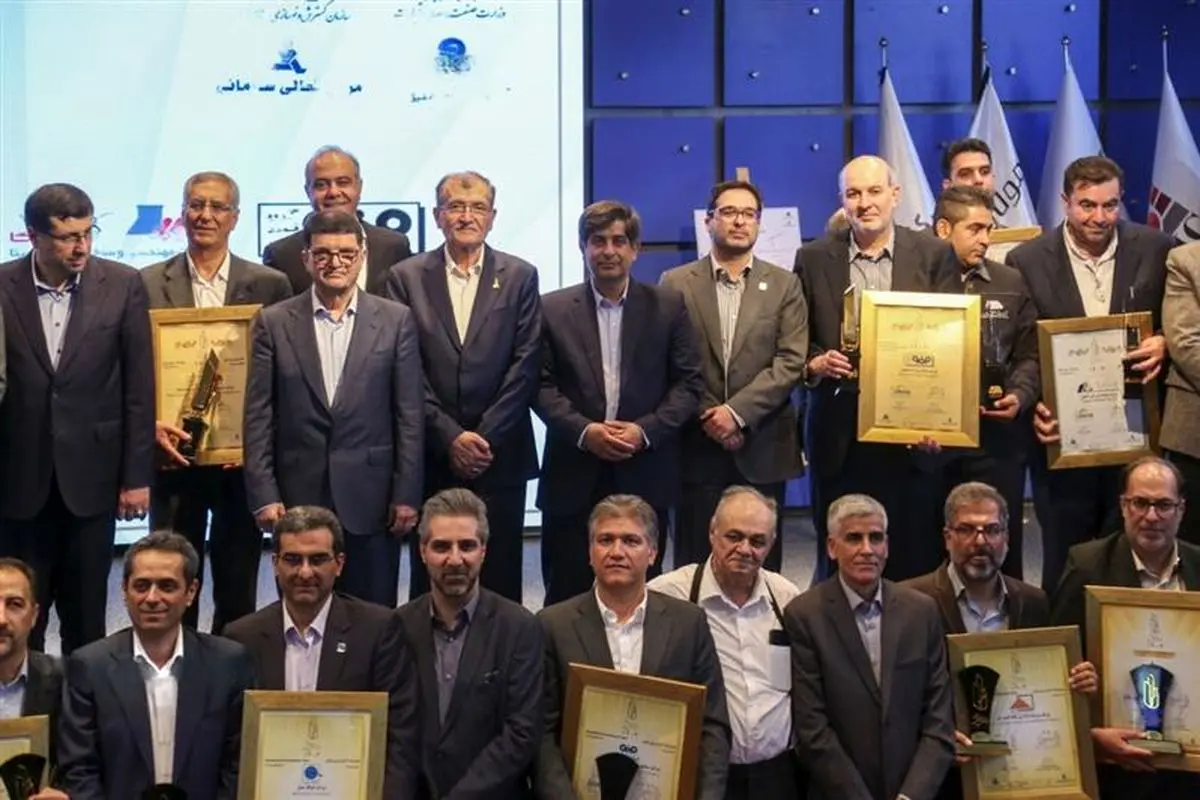 فولاد مبارکه با اتکا به تاب‌آوری، از دل بحران به فرآیند تولید بازگشت/ مدیریت بازار و تولید در اوج رکود جهانی و بحران‌ها