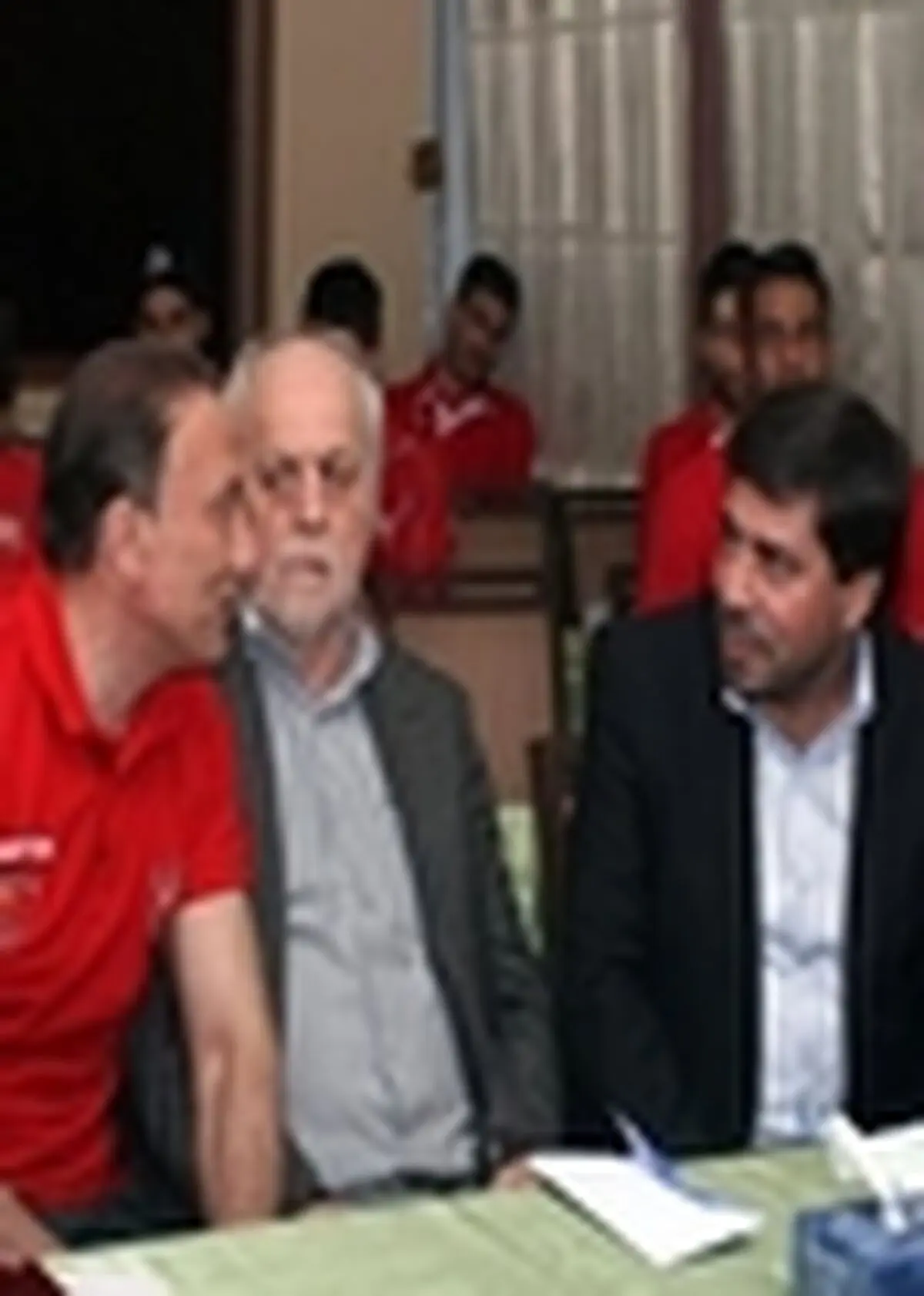 گفتگوی صریح درخشان با قائم مقام پرسپولیس / حضور نژاد فلاح در جلسه توجیهی بازیکنان