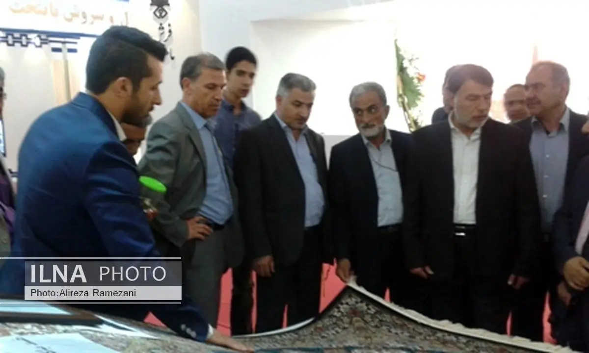بازدید نماینده و مسئولان آران و بیدگل از نمایشگاه بینالمللی فرش ماشینی تهران