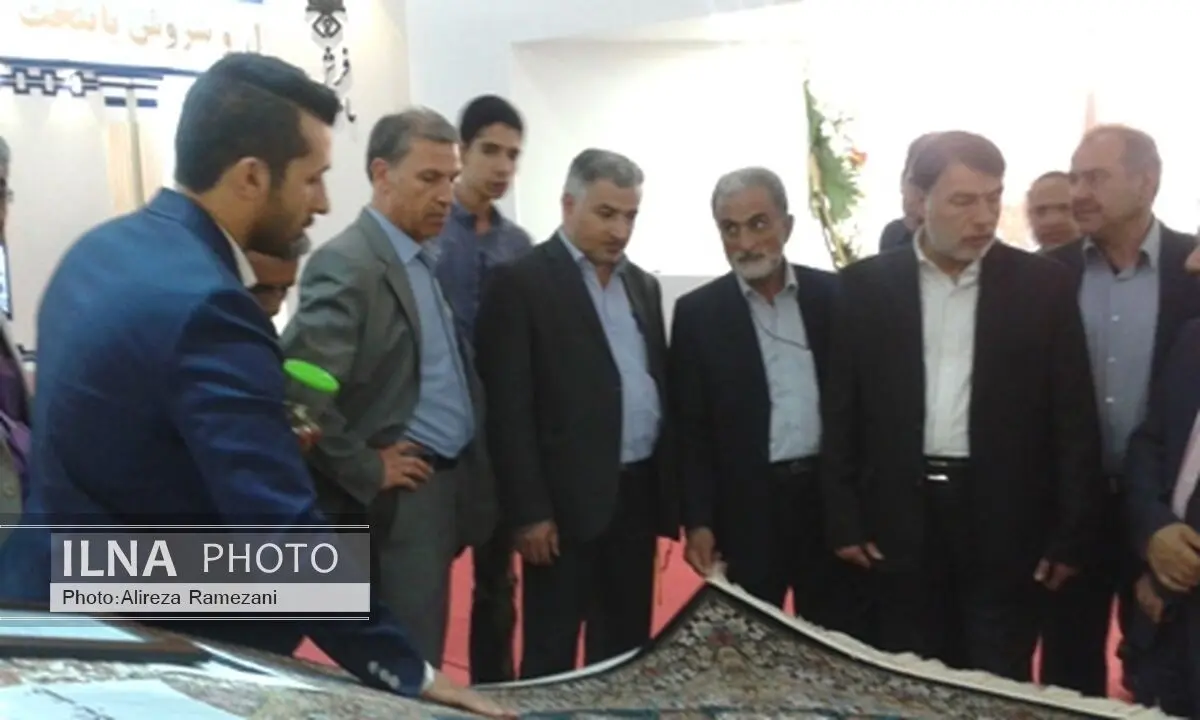 بازدید نماینده و مسئولان آران و بیدگل از نمایشگاه بین‌المللی فرش ماشینی تهران