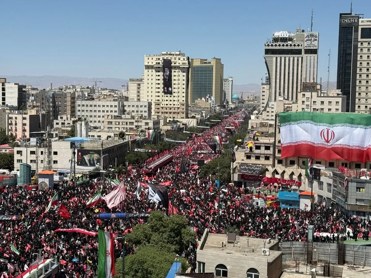 تشییع پیکر رهبر انقلاب در مشهد مقدس آغاز شد