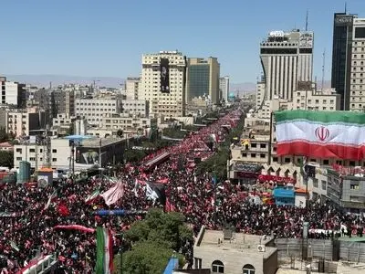 تشییع پیکر رهبر انقلاب در مشهد مقدس آغاز شد