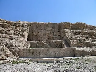 آغاز فصل جدید مرمت از «ایوان قدمگاه» ارسنجان با تأمین اعتبارات ویژه