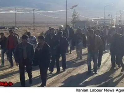 اعتصاب کارگران معدن کوشک بافق به دومین روز رسید / تصویر