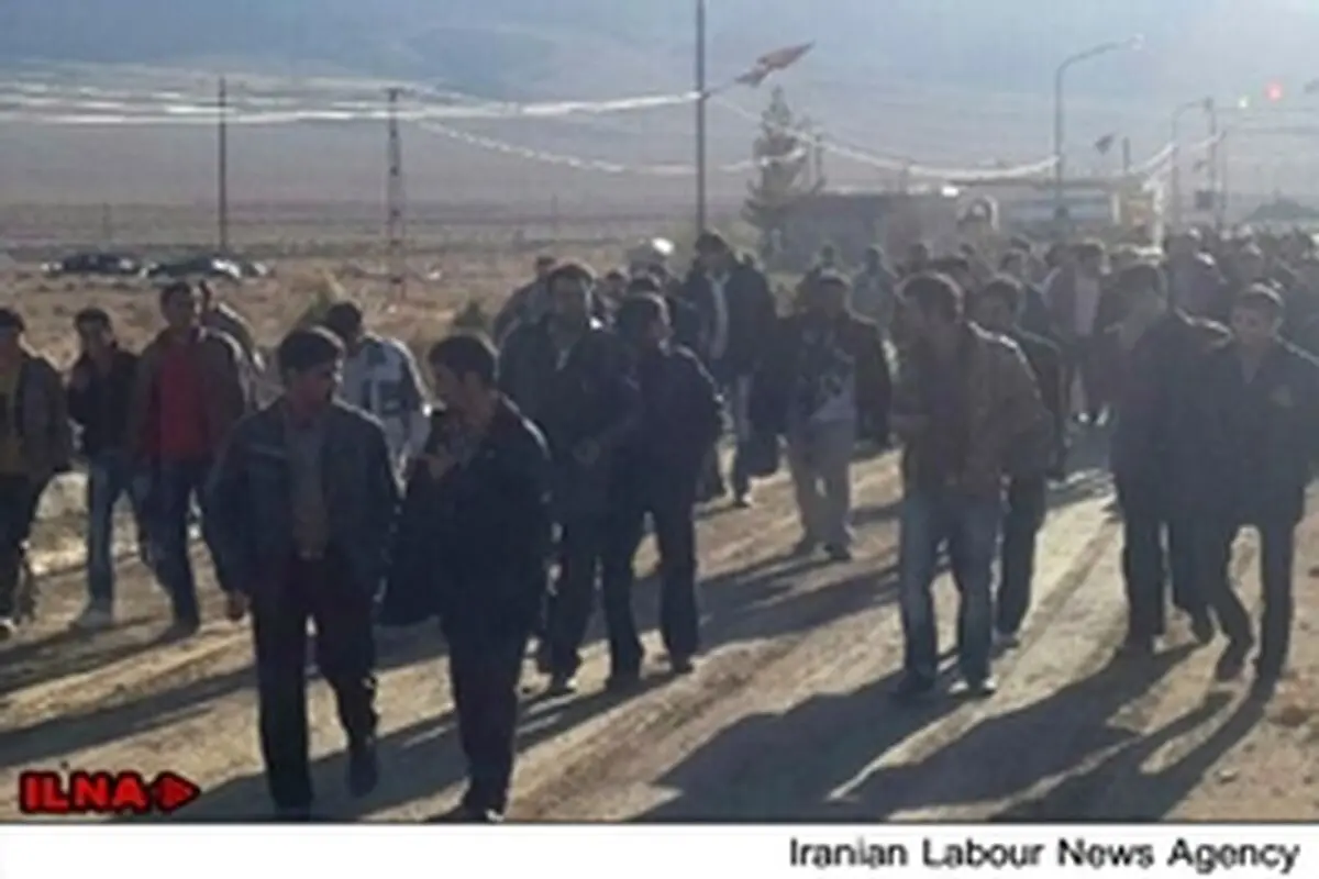 اعتصاب کارگران معدن کوشک بافق به دومین روز رسید / تصویر