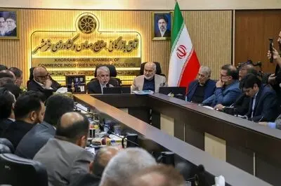 ۱۳ پیشنهاد برای تحول گردشگری خرمشهر و آبادان تقدیم وزیر میراث فرهنگی شد