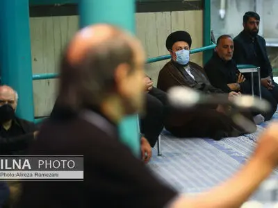 مراسم عزاداری و قرائت زیارت عاشورا در حسینیه جماران‎