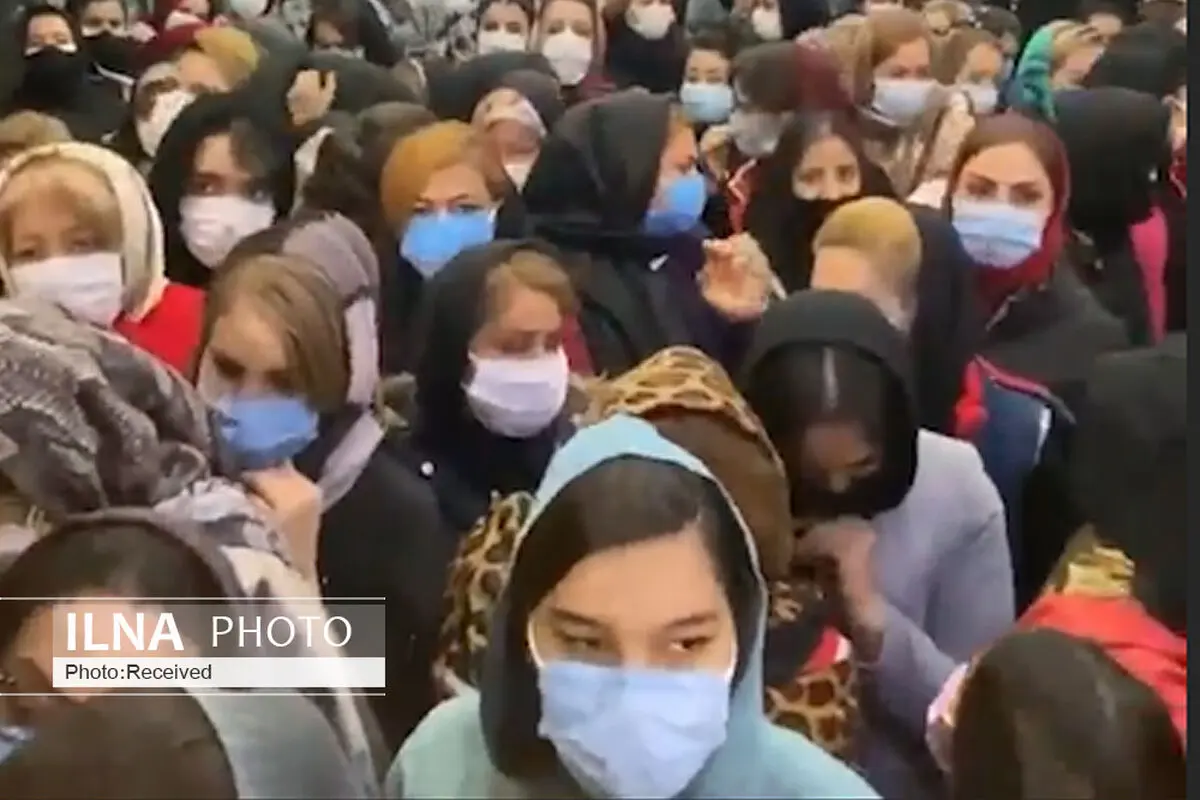 ویدئو/ فراموشی کرونا در صف حراج ۳۹ هزار تومانی!
