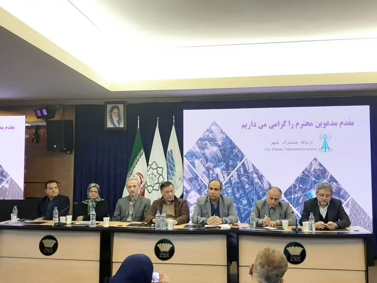 جذب ۶۰ درصد تشعشعات موبایل در بدن انسان/ شهروندان به جای بلوتوث از هندزفری استفاده کنند