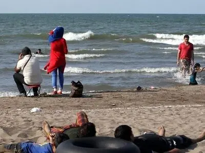 سفر به سواحل شمالی علیرغم اعمال محدودیت‌های جدید کرونایی/ خانه دومی‌ها راهی مازندران هستند/ پلمپ بیش از ۲۰۰ خانه مسافر غیرمجاز 