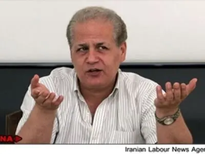 صداوسیما به ملت توهین می‌کند