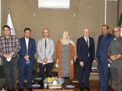 قدردانی سفیر فنلاند از همکاری فرهنگسرای نیاوران برای برگزاری نمایشگاه عکس آلوار آلتو 