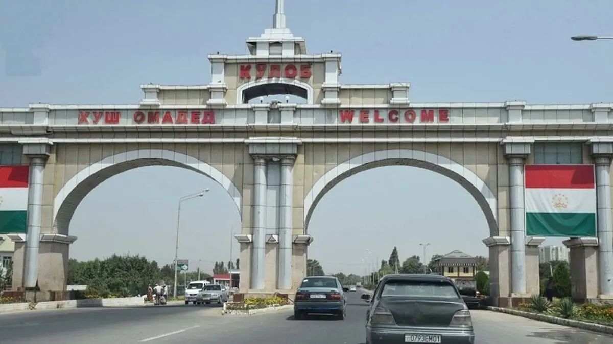 رئیسی وارد شهر کولاب شد