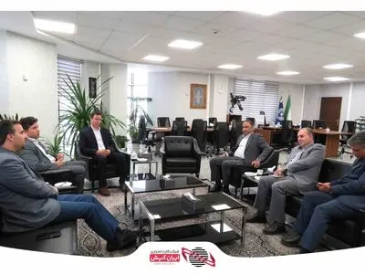 دیدار و جلسه مشترک مدیرعامل ایران‌کیش و مدیران بانک تجارت کرمان