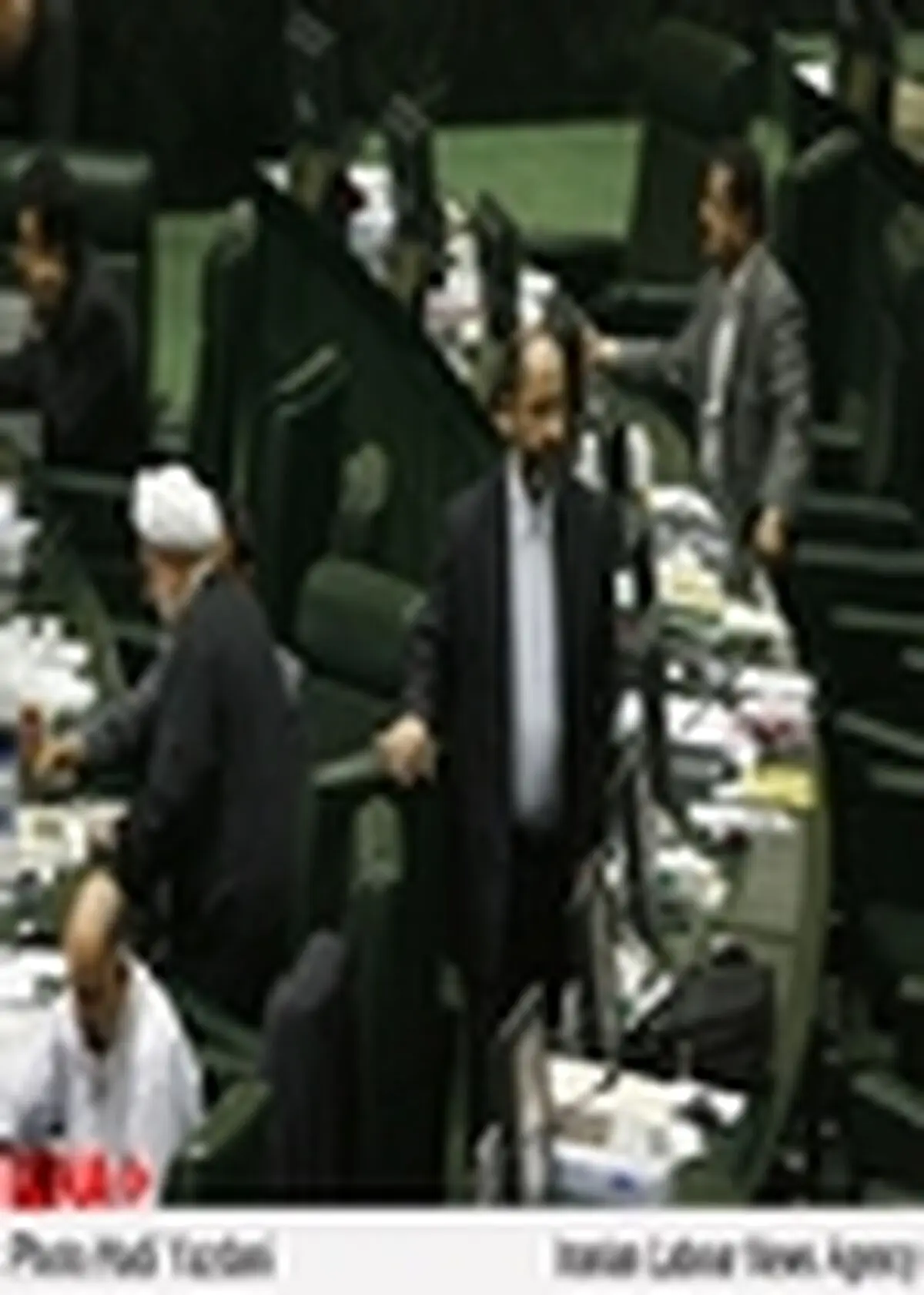 درخواست نمایندگان ایلام از دولت برای رسیدگی به وضعیت زلزله‌زدگان استان