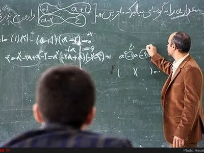 مدرسه "بنگاه" نیست/خرید خدمت از بخش خصوصی، آموزش و معلمان را زمین می‌زند