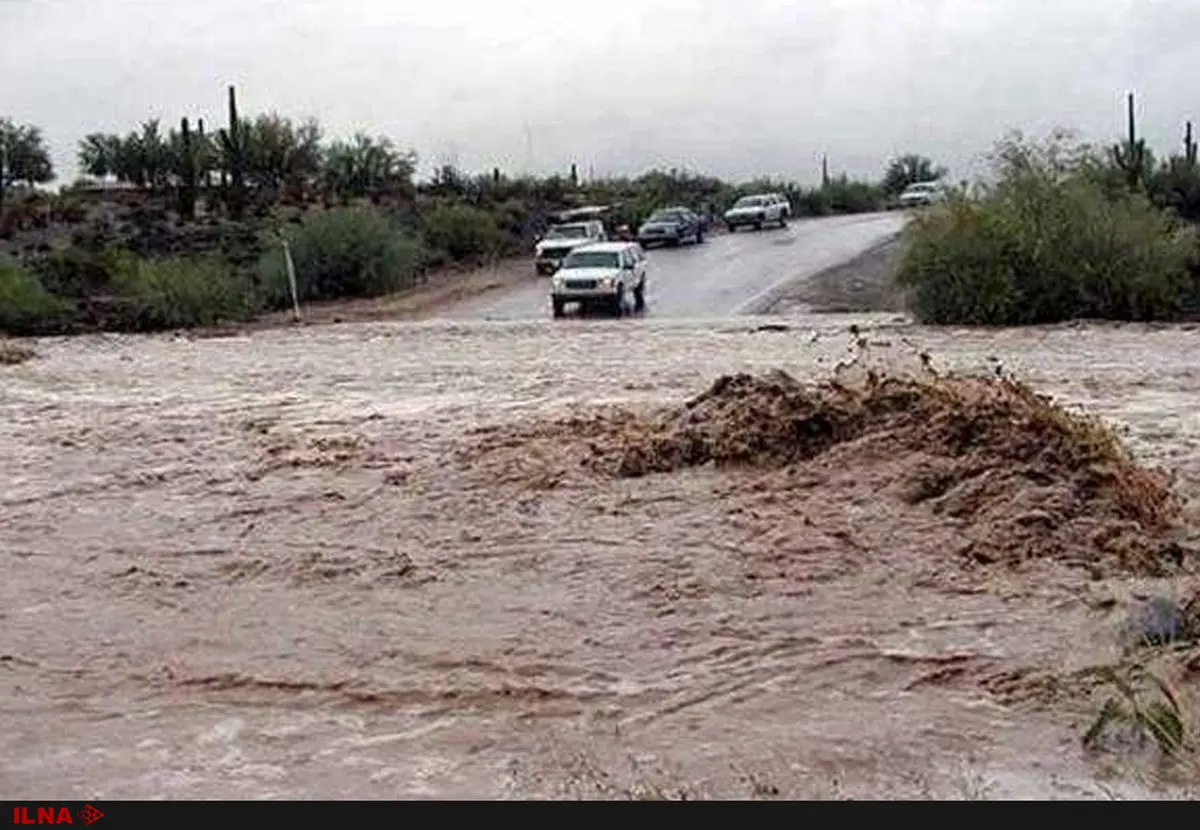 بازگشایی جاده‌های مسدود شده از سیل سبزوار/ راه ارتباطی 14 روستا همچنان مسدود است