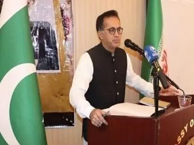 السفیر الباکستاني یعود لطهران