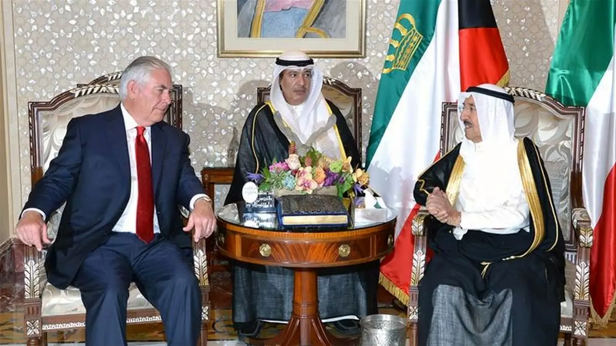 Tillerson holds talks in Kuwait to help end Qatar crisis