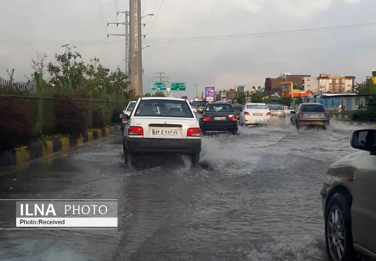 نجات مادر باردار گرفتار در آبگرفتگی محور هندیجان