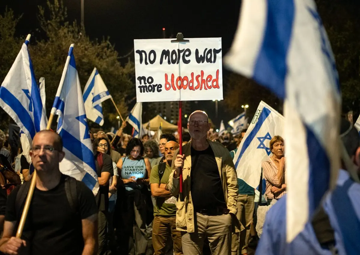 تظاهرات گسترده مخالفان دولت رژیم صهیونیستی در تل‌آویو