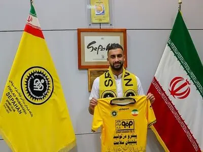 مهدیزاده با سپاهان تمدید کرد