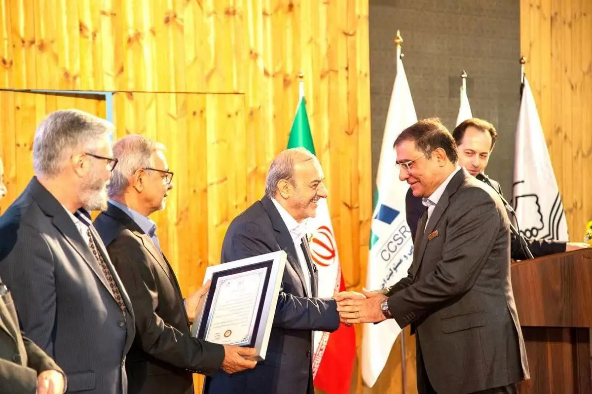 درخشش فولاد خوزستان در ششمین جشنواره روابط‌عمومی و مسئولیت‌های اجتماعی با کسب 3 نشان ملی