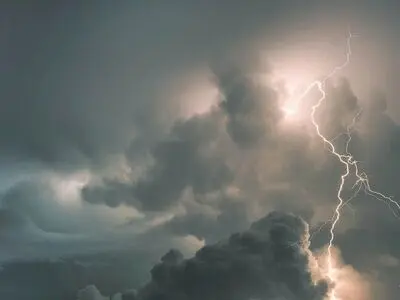 رگبار و رعد و برق در هرمزگان و کرمان