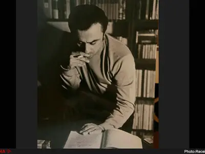 نمایشنامه‌نویسی که در حجاب کامل زیست/زمین که هیچ، حتی آب از آب تکان نخورد