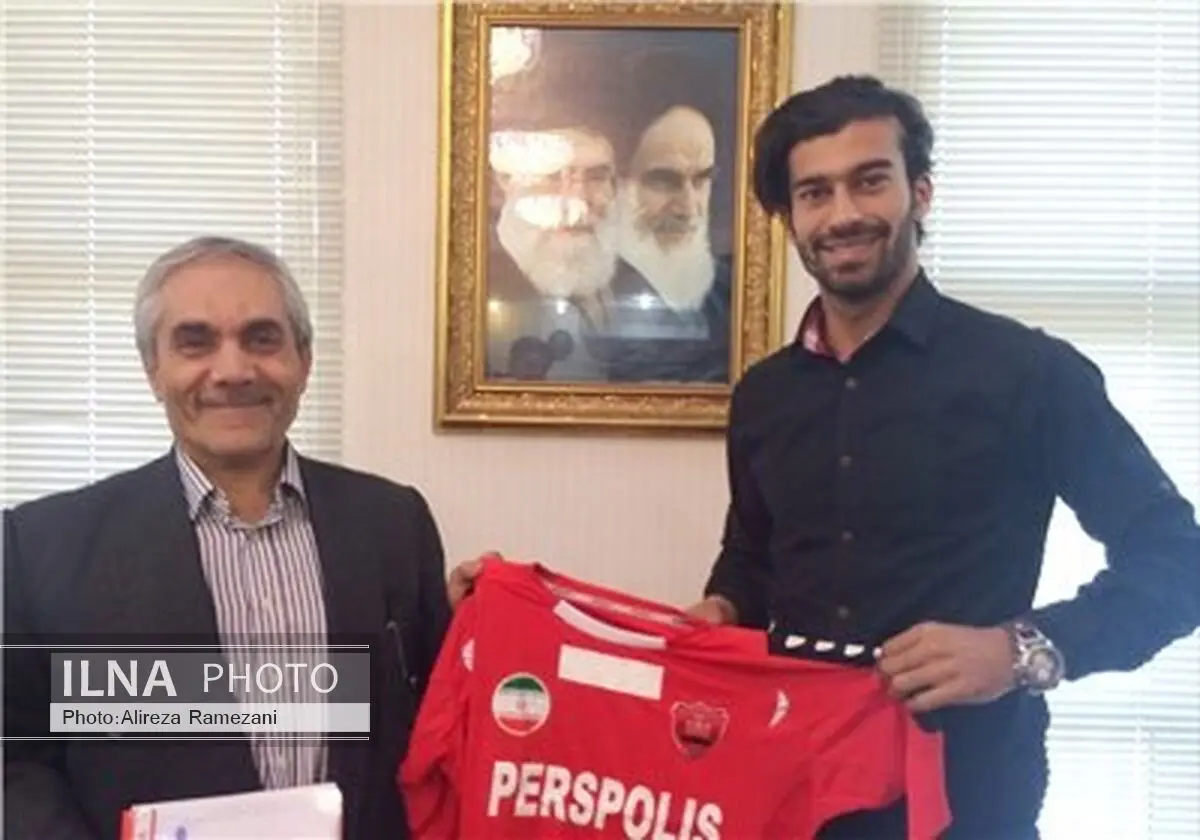 رضاییان قراردادش را با پرسپولیس ثبت کرد/حل مشکل مالیاتی مدافع سرخ ها
