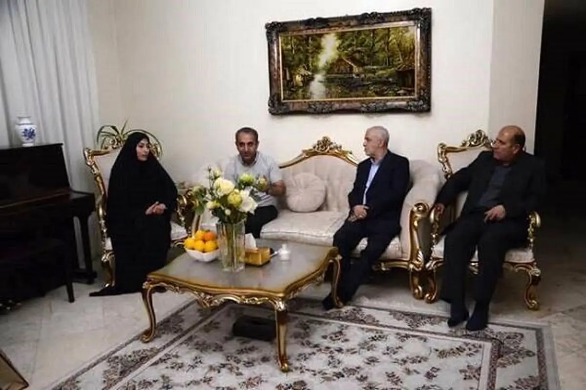 شهدای دانش‌آموز چراغ هدایت آیندگان هستند