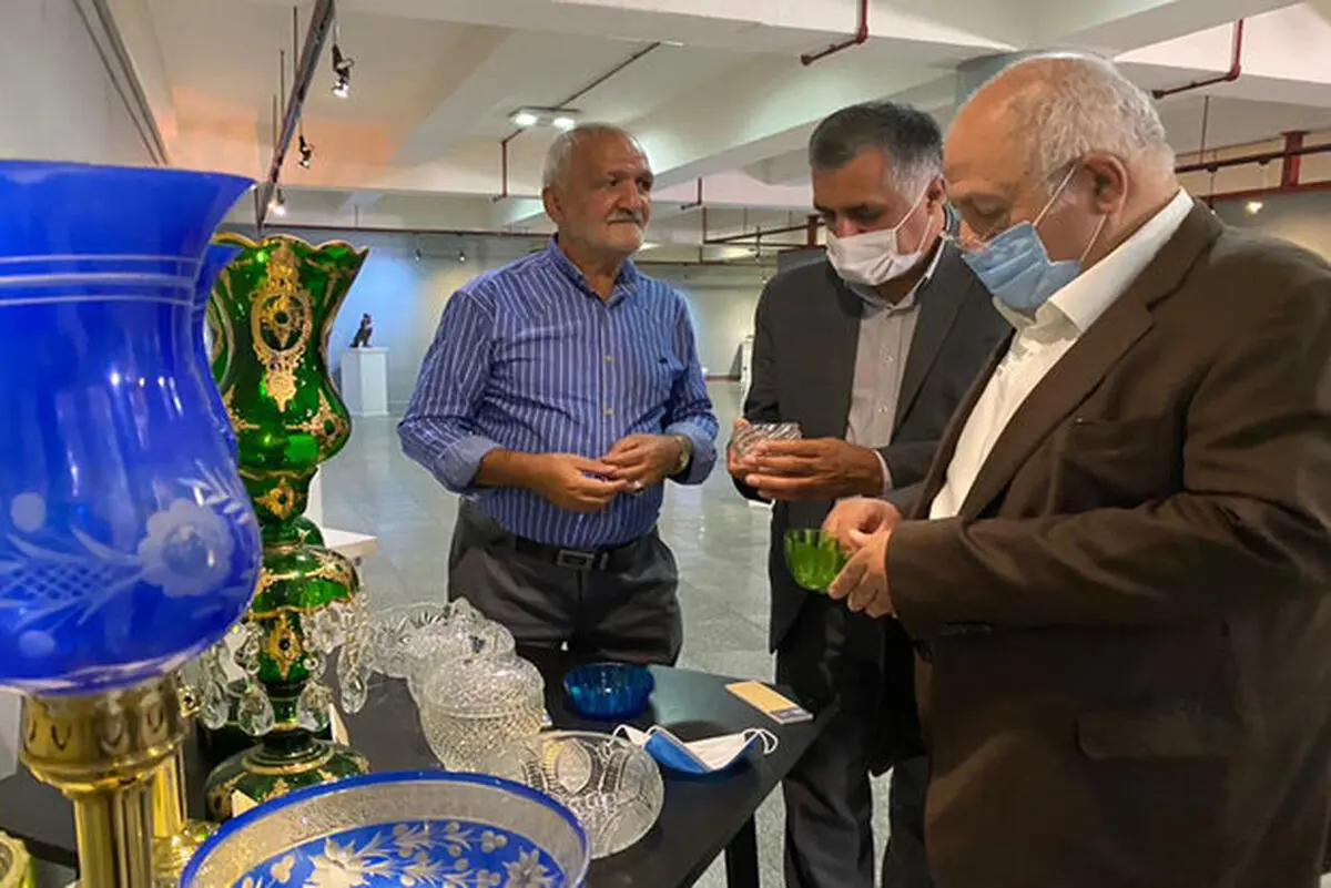 بازدید نمایندگان مجلس و شورای شهر از نمایشگاه «گنجینه مانا» 