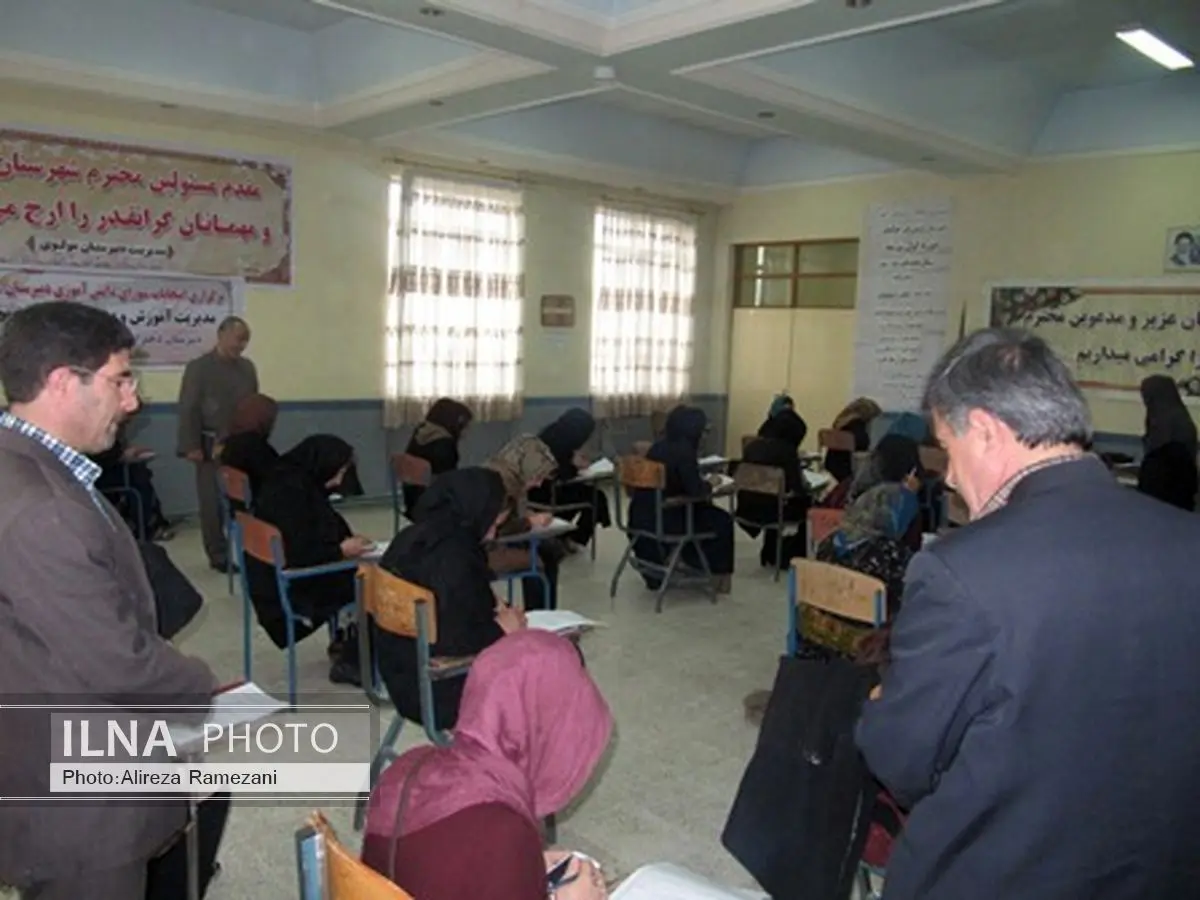 شرکت بیش از 400 سوادآموز بوکانی در آزمون پایانی دوره انتقال