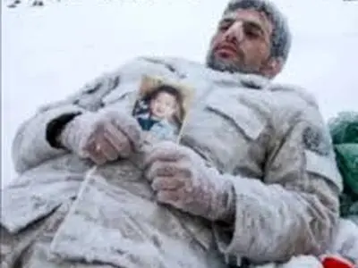 مراقب پسرم باشید، تازه یاد گرفته بگه بابا + فیلم